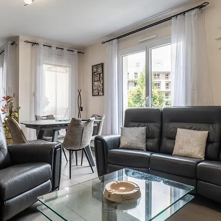 Black&brown : T2 Avec Terrasse Et Parking